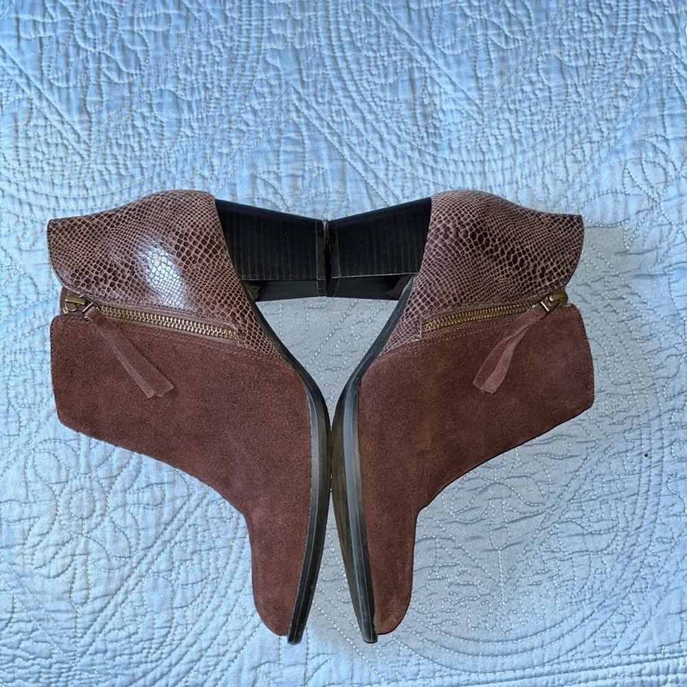 VIONIC‎ Anne Suede Ankle Boots. Size 9.5
